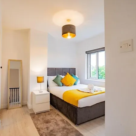 Tatil Evi Modern & Spacious 3 Bed House Galway