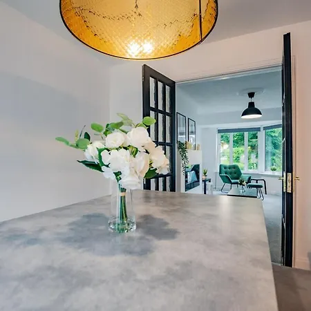 Modern & Spacious 3 Bed House Galway