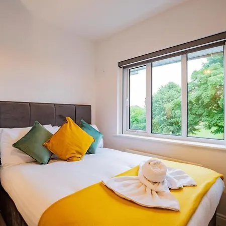 Modern & Spacious 3 Bed House *