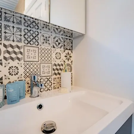 Family-friendly 3 Bed House - Sleeps 6 * غالواي