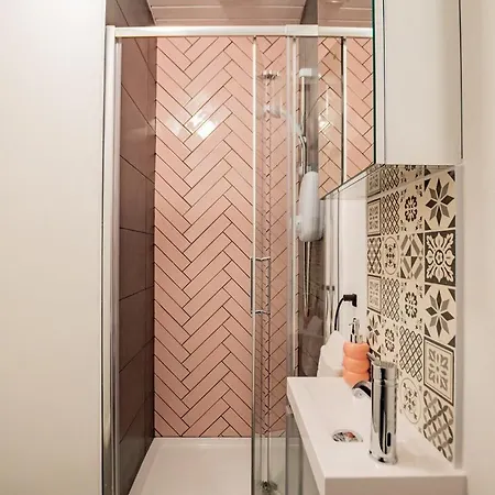 Modern & Spacious 3 Bed House Galway