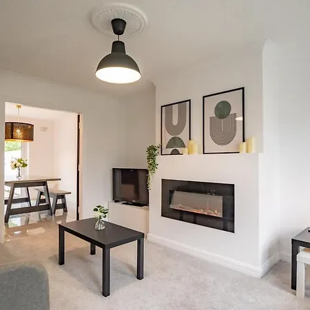 Vakantiehuis Modern & Spacious 3 Bed House Galway