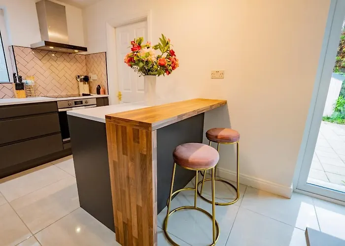 Modern & Spacious 3 Bed House Hébergement de vacances Galway