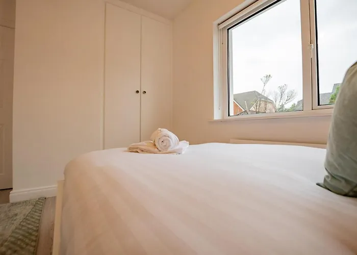 Modern & Spacious 3 Bed House Hébergement de vacances