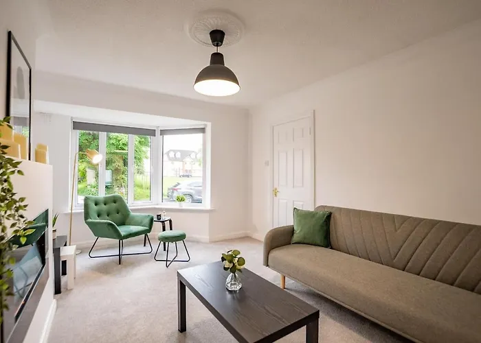 Modern & Spacious 3 Bed House