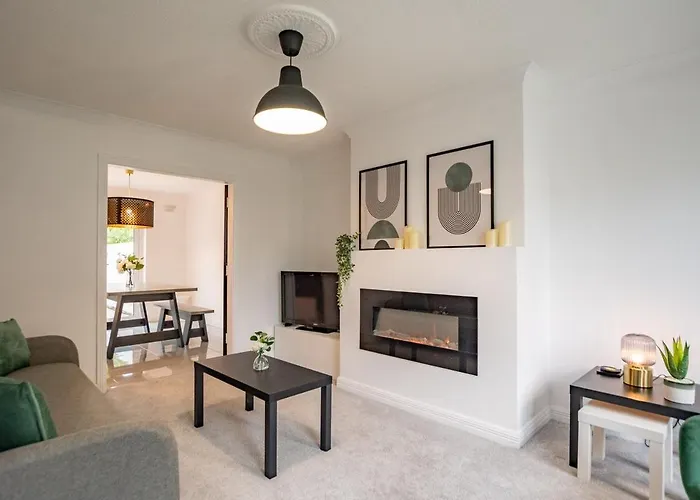 펜션 Modern & Spacious 3 Bed House 골웨이