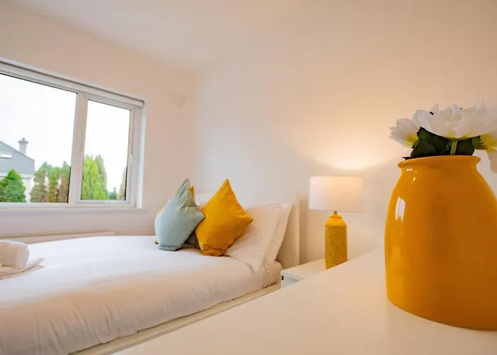 Modern & Spacious 3 Bed House Galway