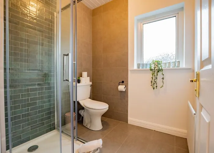 Modern & Spacious 3 Bed House