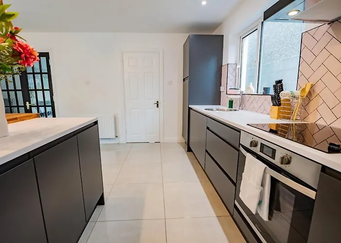 펜션 Modern & Spacious 3 Bed House *