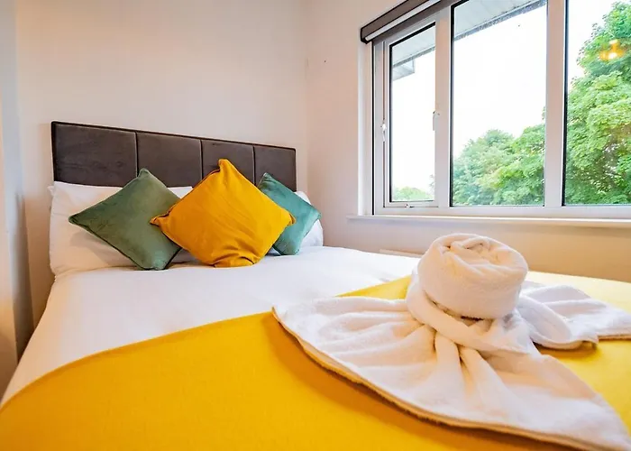 Modern & Spacious 3 Bed House *